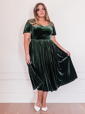 JessaKae Riverwood Deep Green Velvet Midi Dress